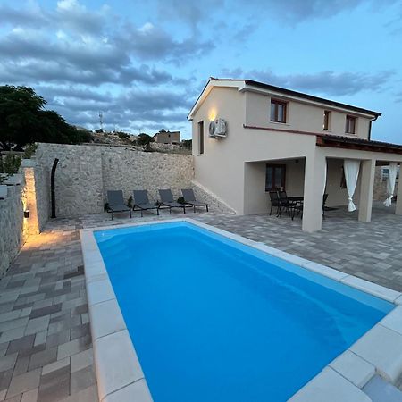 Villa Kamia With Private Heated Pool And Electric Vehicle Adapter Zubovici Exterior photo