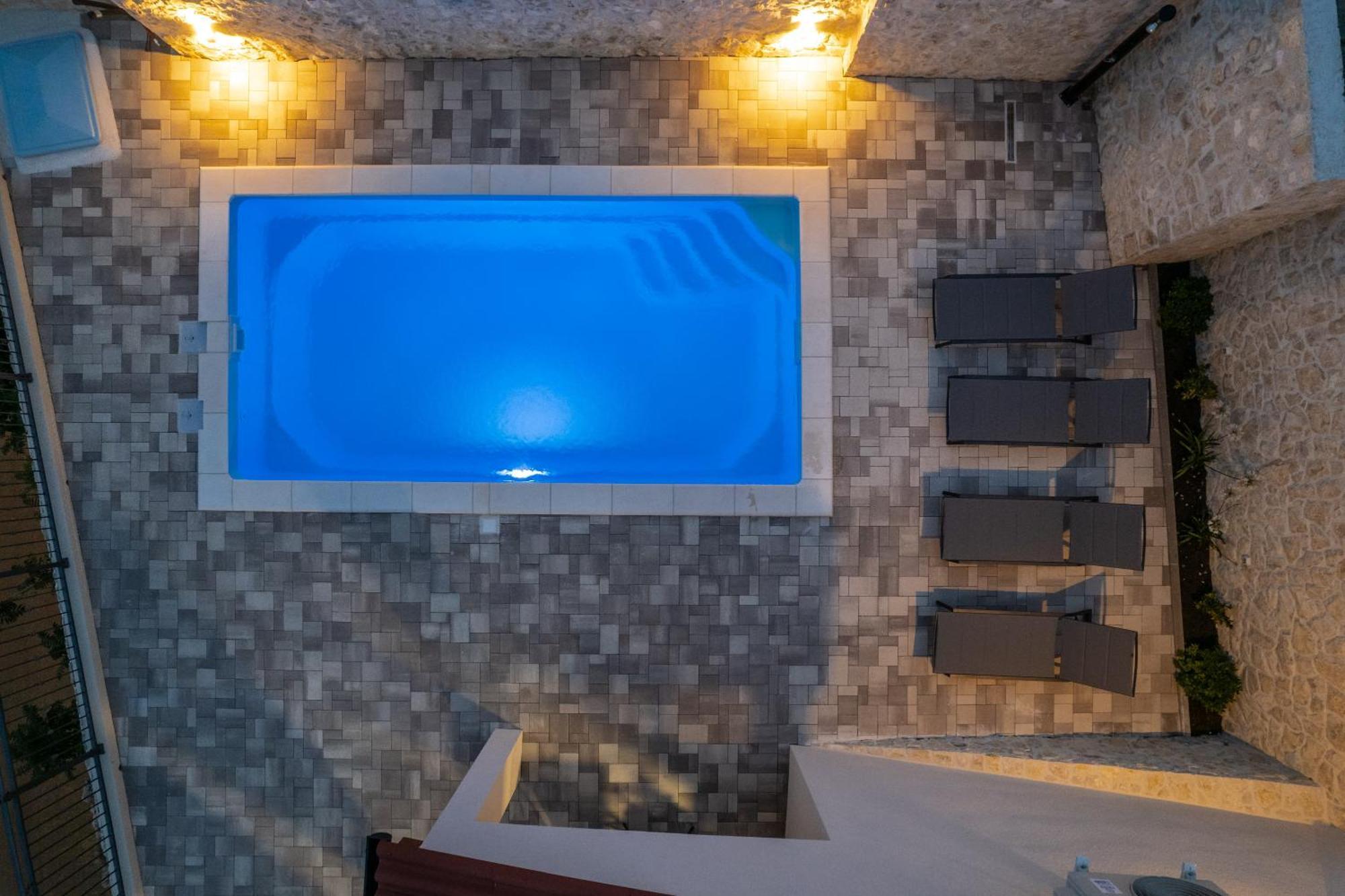 Villa Kamia With Private Heated Pool And Electric Vehicle Adapter Zubovici Exterior photo